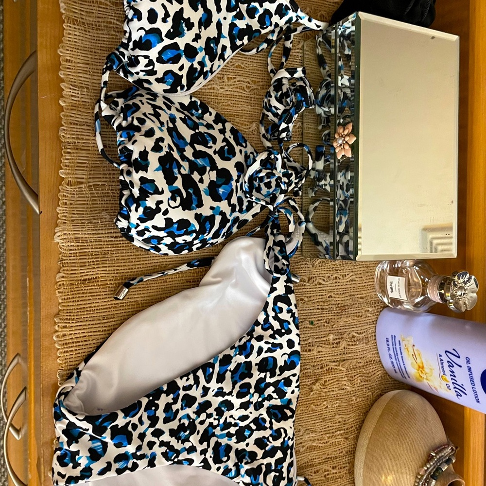 FINAL 🎊Victoria’s Secret leopard bikini